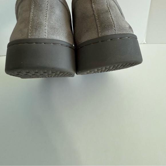 Vionic Uptown Suede Loafers Flats Women Size 9 Light Gray Comfy Work Office - Picture 9 of 13